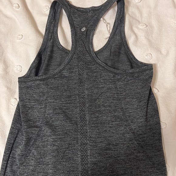 Lululemon Swiftly Tech Razorback - Picture 3 of 3